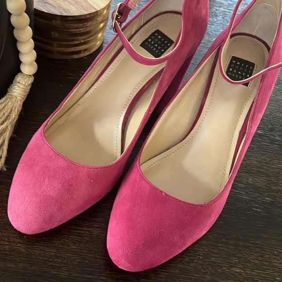WHBM pink heels 👠 - Picture 3 of 5